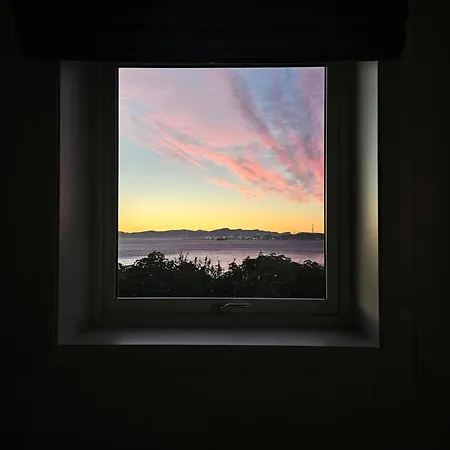 Apartman Bright And Modern With Beautiful View